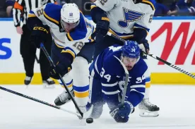 Leafs’ power play clicks minus injured Matthews